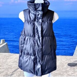 GAP Gray Down Puffer Vest Snap & Zip Pockets Womens M